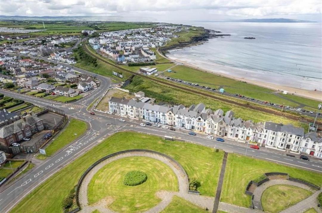 5 West Beach - Portrush By The Sea エクステリア 写真